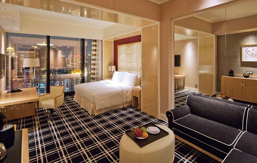 The Lin Hotel Тайчжун Номер фото A suite at the hotel