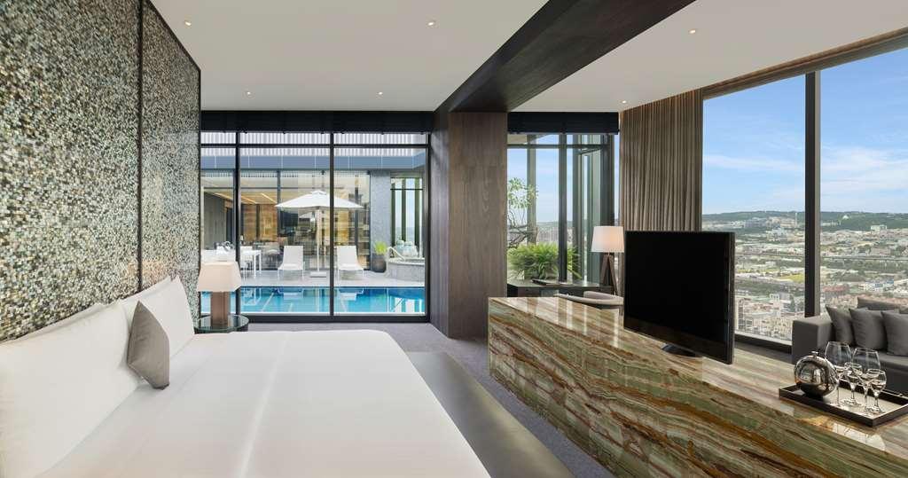 The Lin Hotel Тайчжун Номер фото The Sky Pool