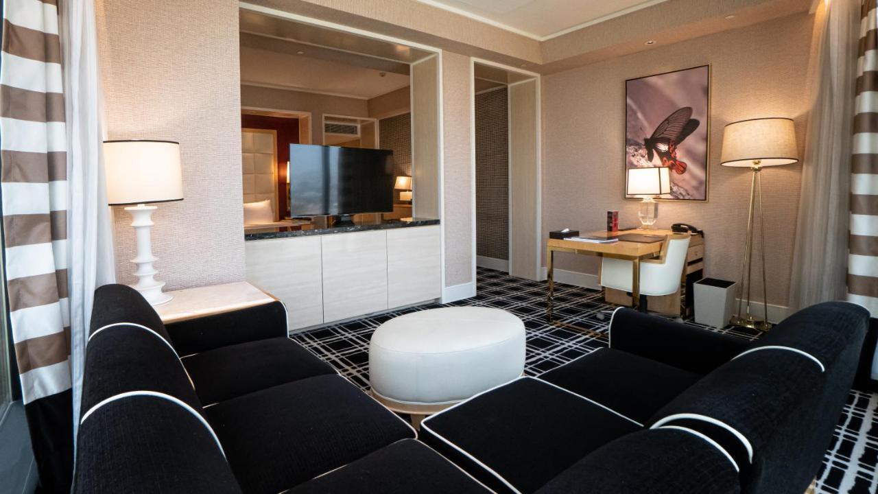 The Lin Hotel Тайчжун Экстерьер фото A suite at the Mandarin Oriental, New York