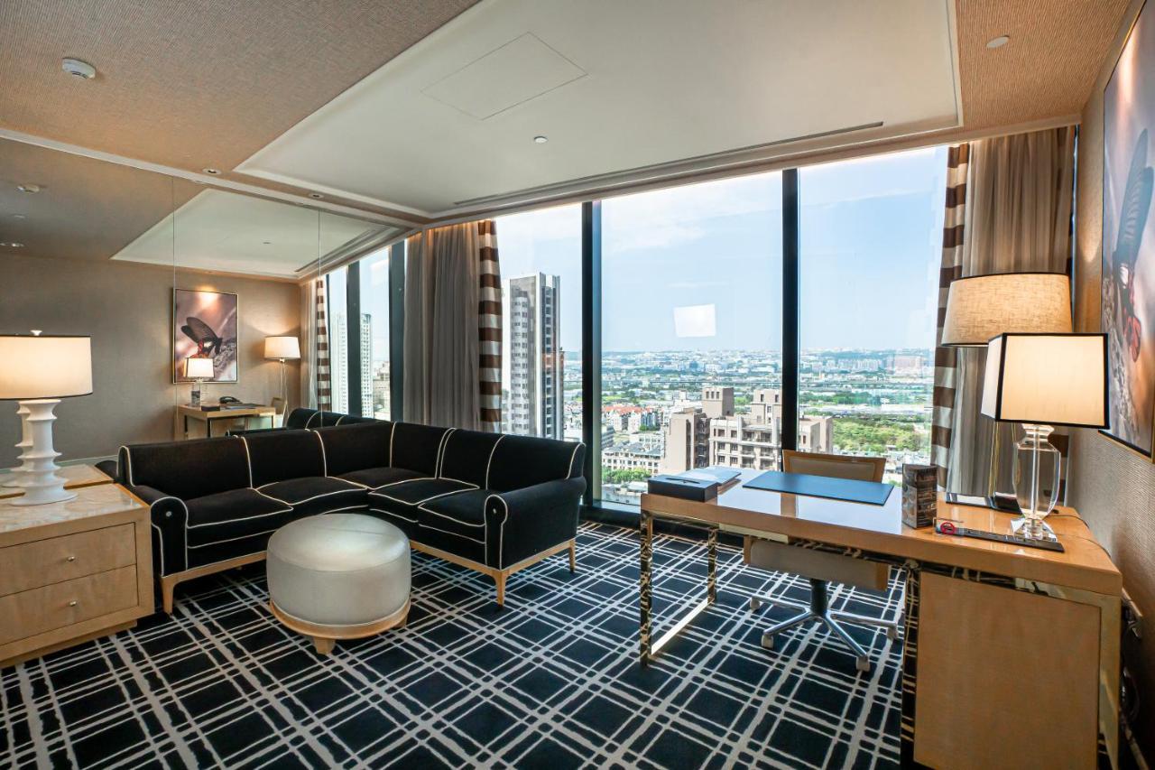 The Lin Hotel Тайчжун Экстерьер фото A suite at the Conrad Tokyo