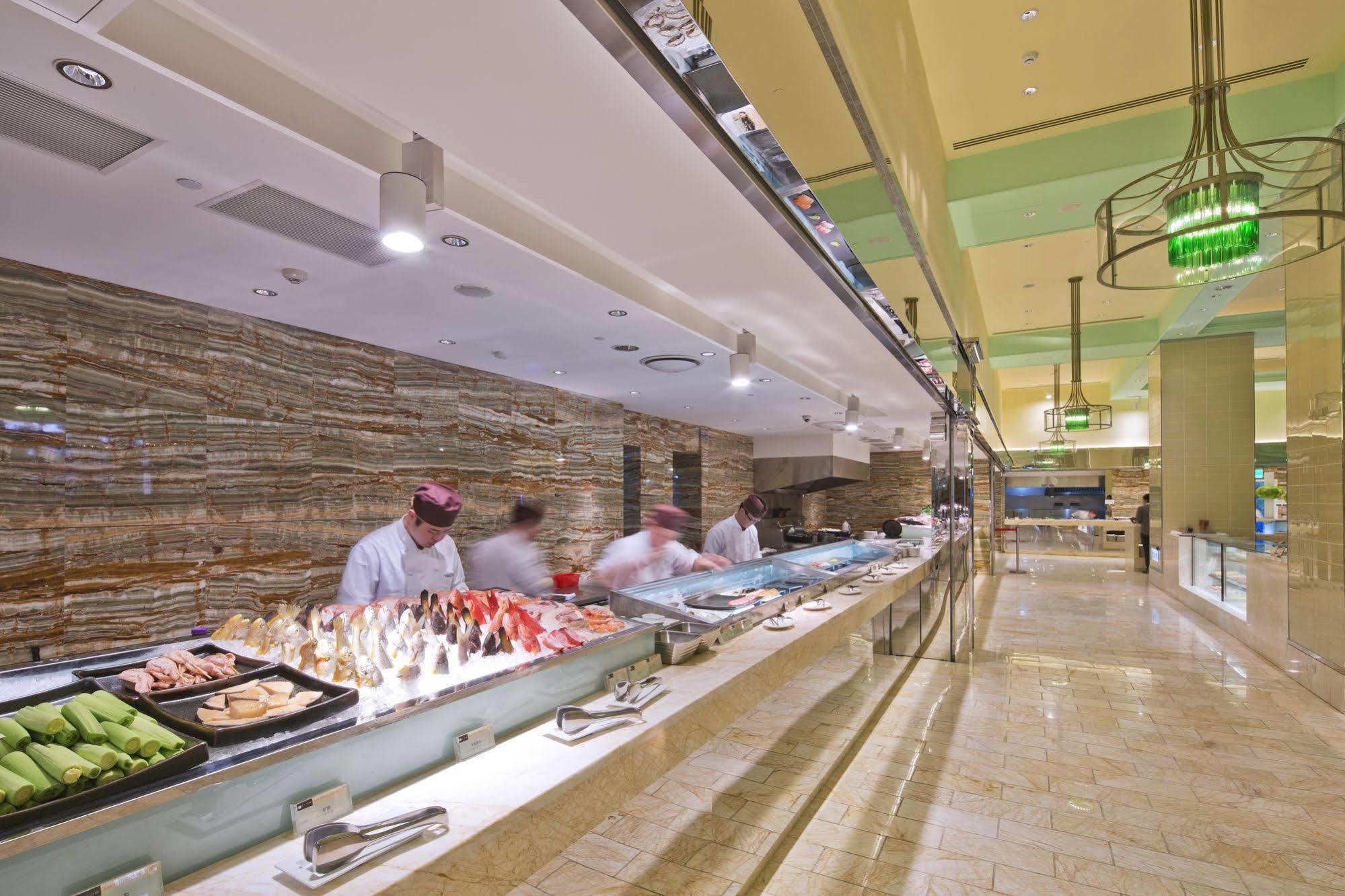 The Lin Hotel Тайчжун Экстерьер фото The buffet at the Grand Hyatt Hotel, Amman, Jordan